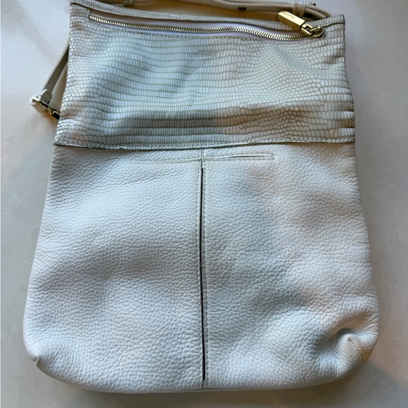 White Textured Women's Bag - Picture 4 of 6